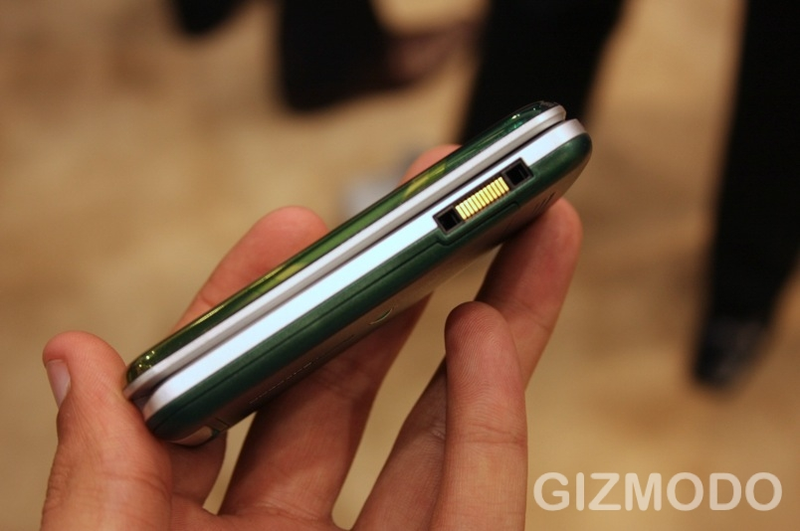 Illustration for article titled Sony Ericsson T707: Who Says More of the Same Is a Bad Thing?